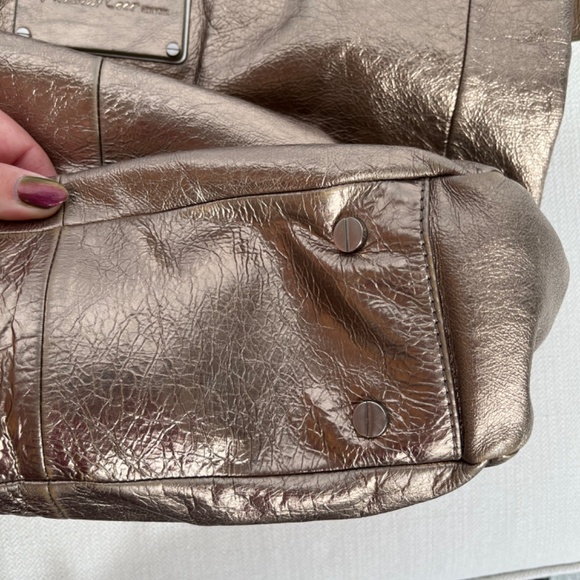 Kenneth Cole XL tote bag in burnished gold leather, w. brushed nickel hardware - Picture 5 of 16